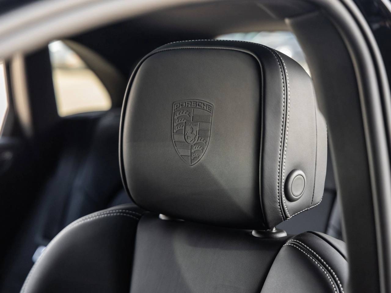 2025 Porsche Macan Macan T