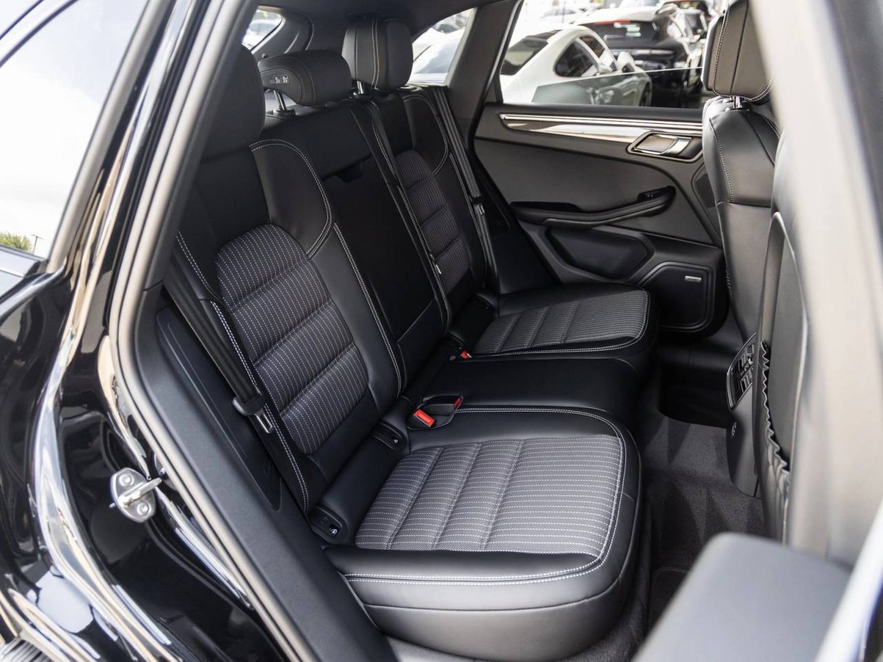 2025 Porsche Macan Macan T