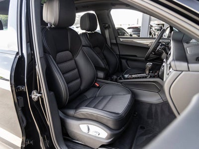 2025 Porsche Macan Macan T