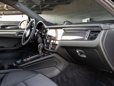 2025 Porsche Macan Macan T