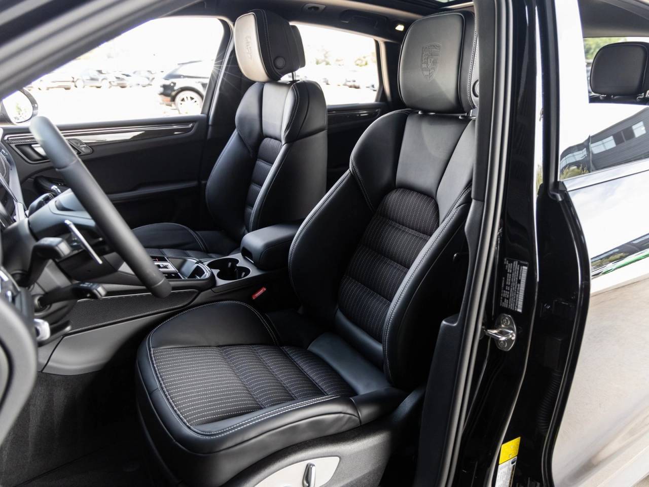 2025 Porsche Macan Macan T