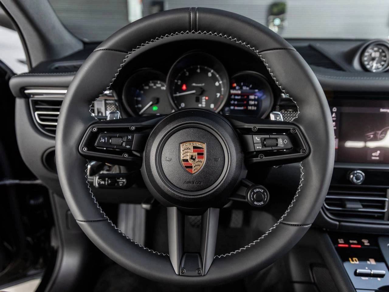 2025 Porsche Macan Macan T