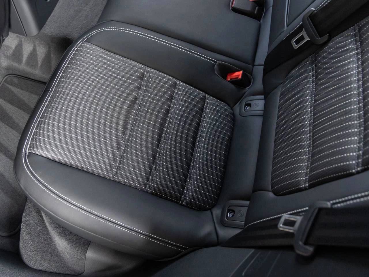 2025 Porsche Macan Macan T