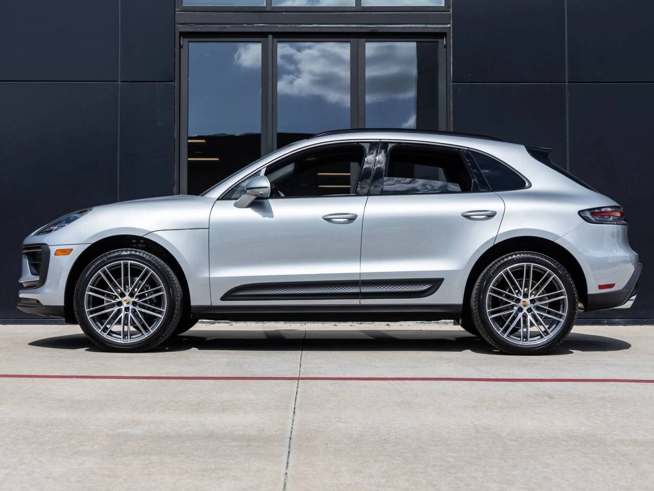 2026 Porsche Macan AWD