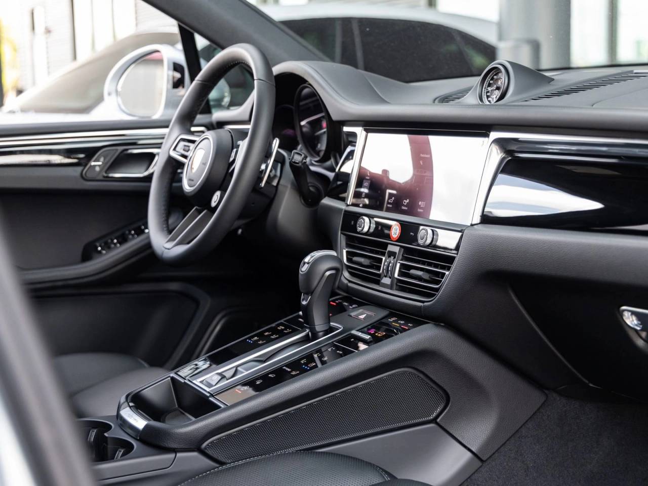 2026 Porsche Macan AWD