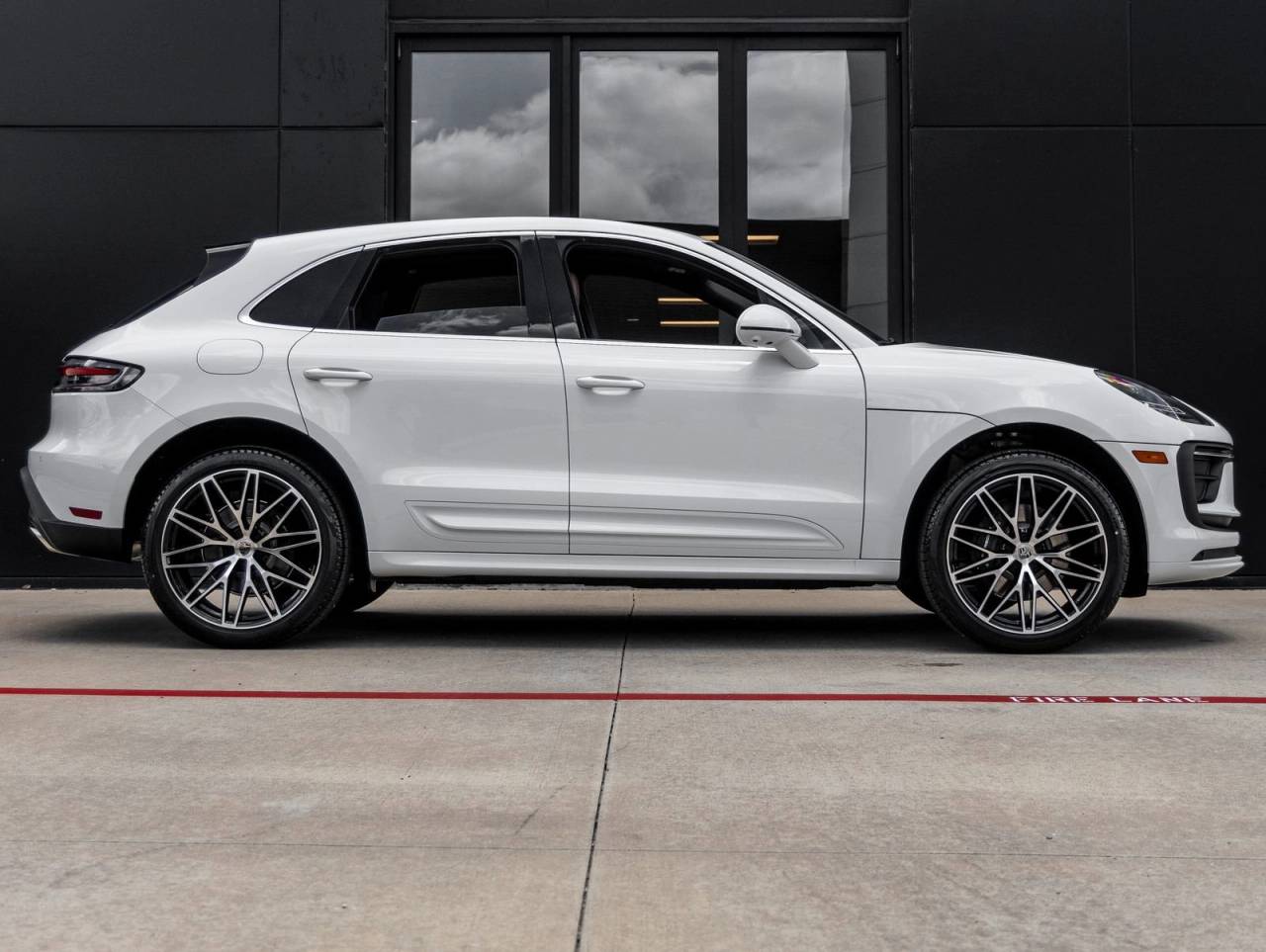 2026 Porsche Macan AWD