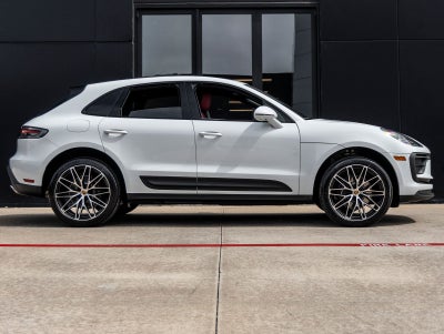 2026 Porsche Macan AWD