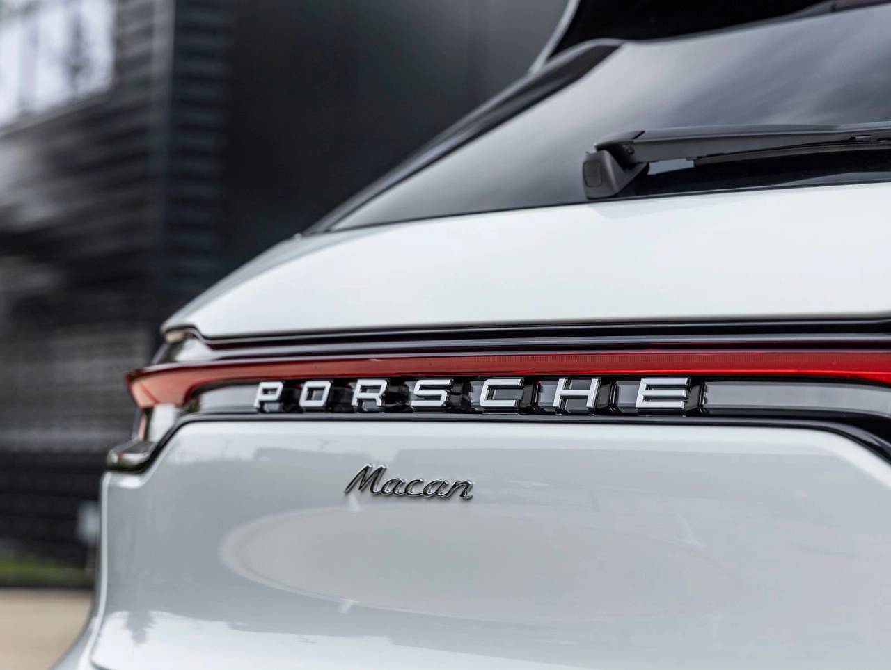 2026 Porsche Macan AWD