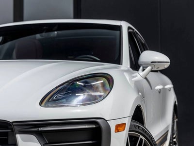 2026 Porsche Macan AWD