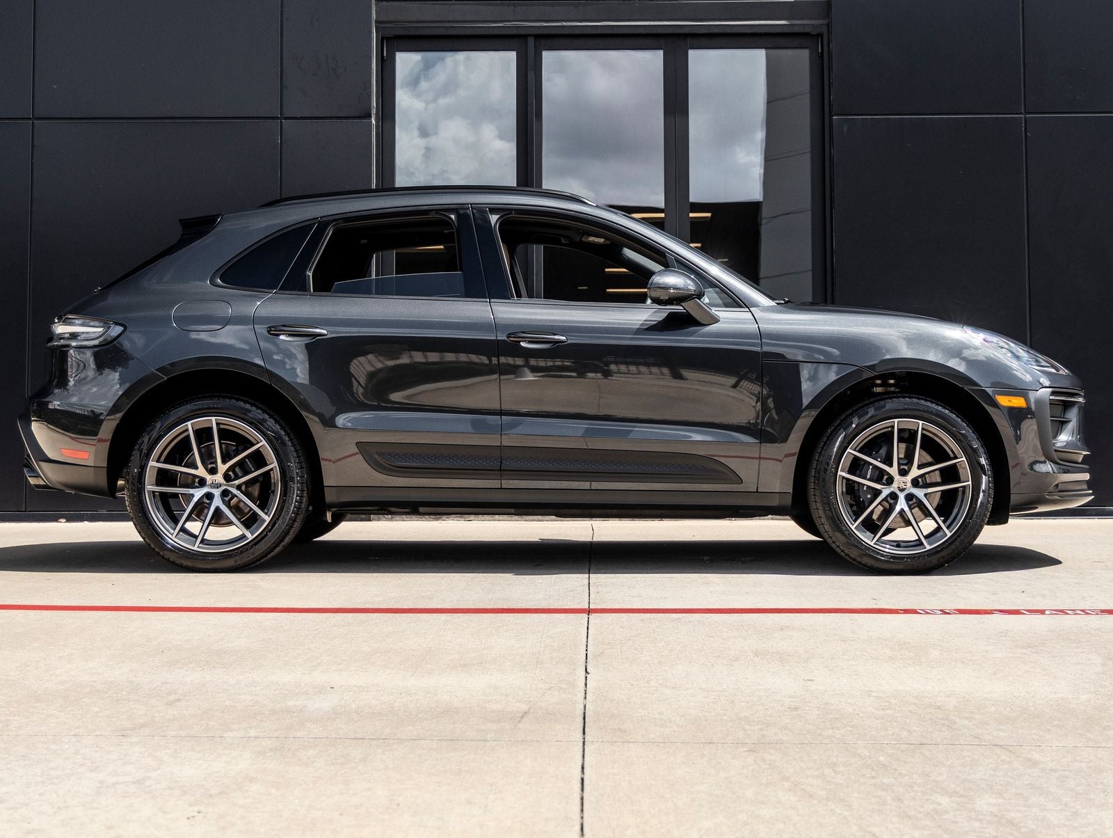 2026 Porsche Macan Macan