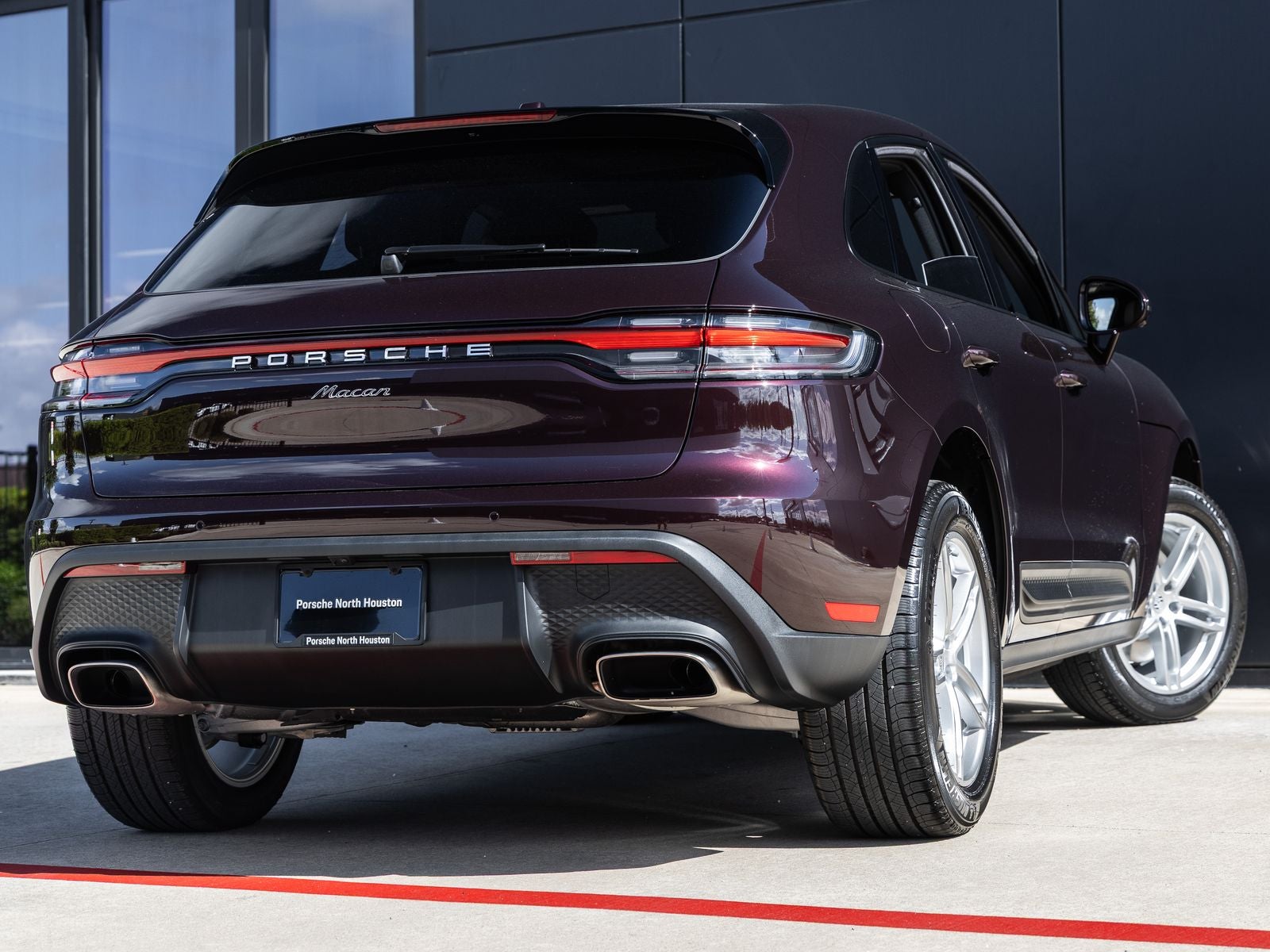 2026 Porsche Macan Base