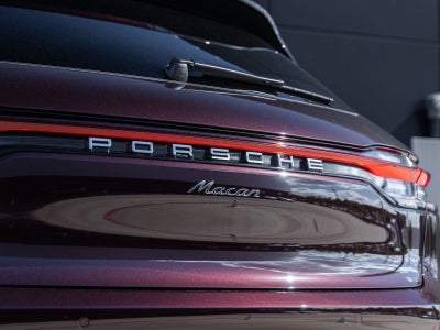 2026 Porsche Macan Base