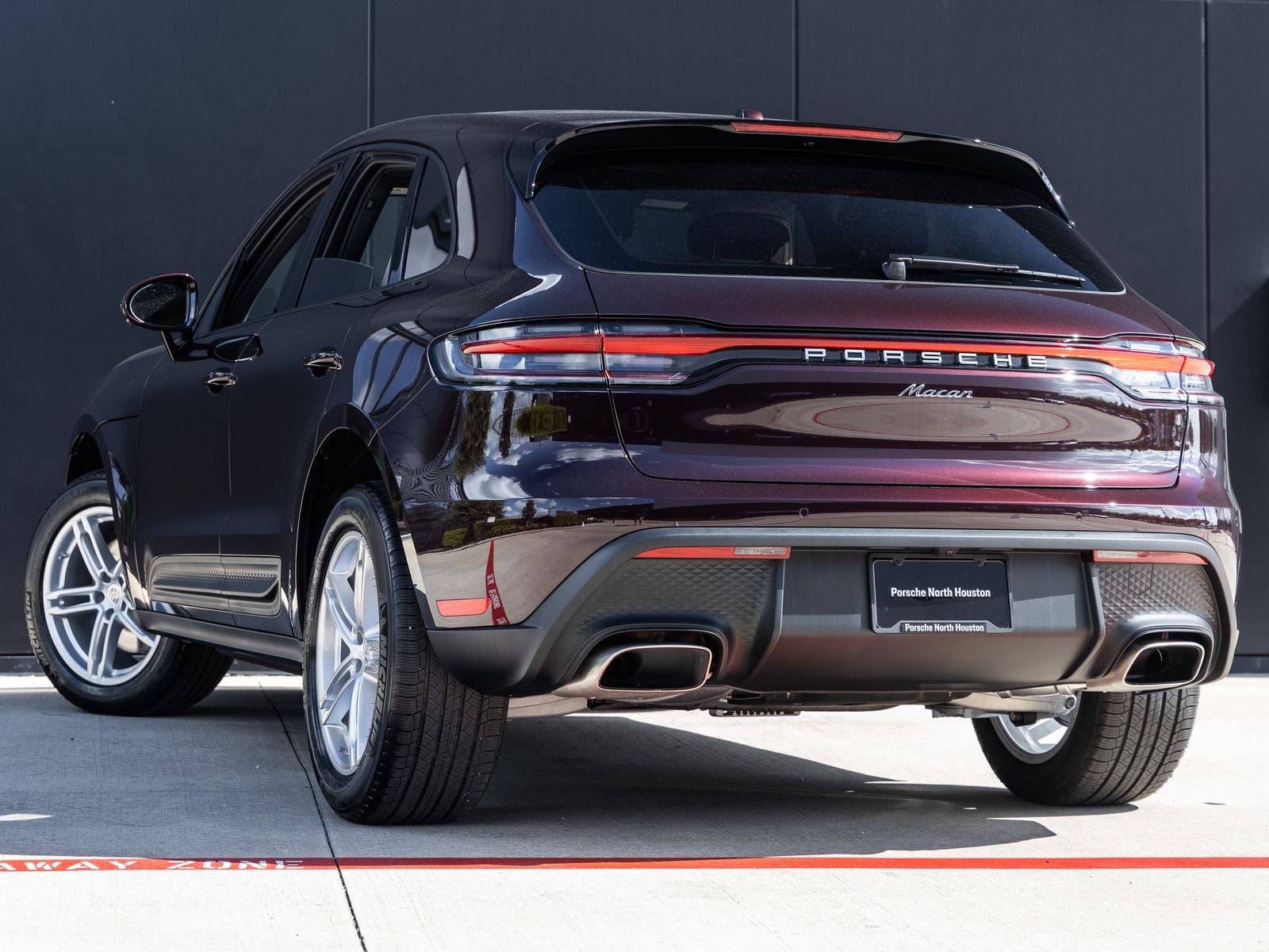2026 Porsche Macan Base