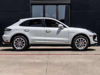 2026 Porsche Macan Macan