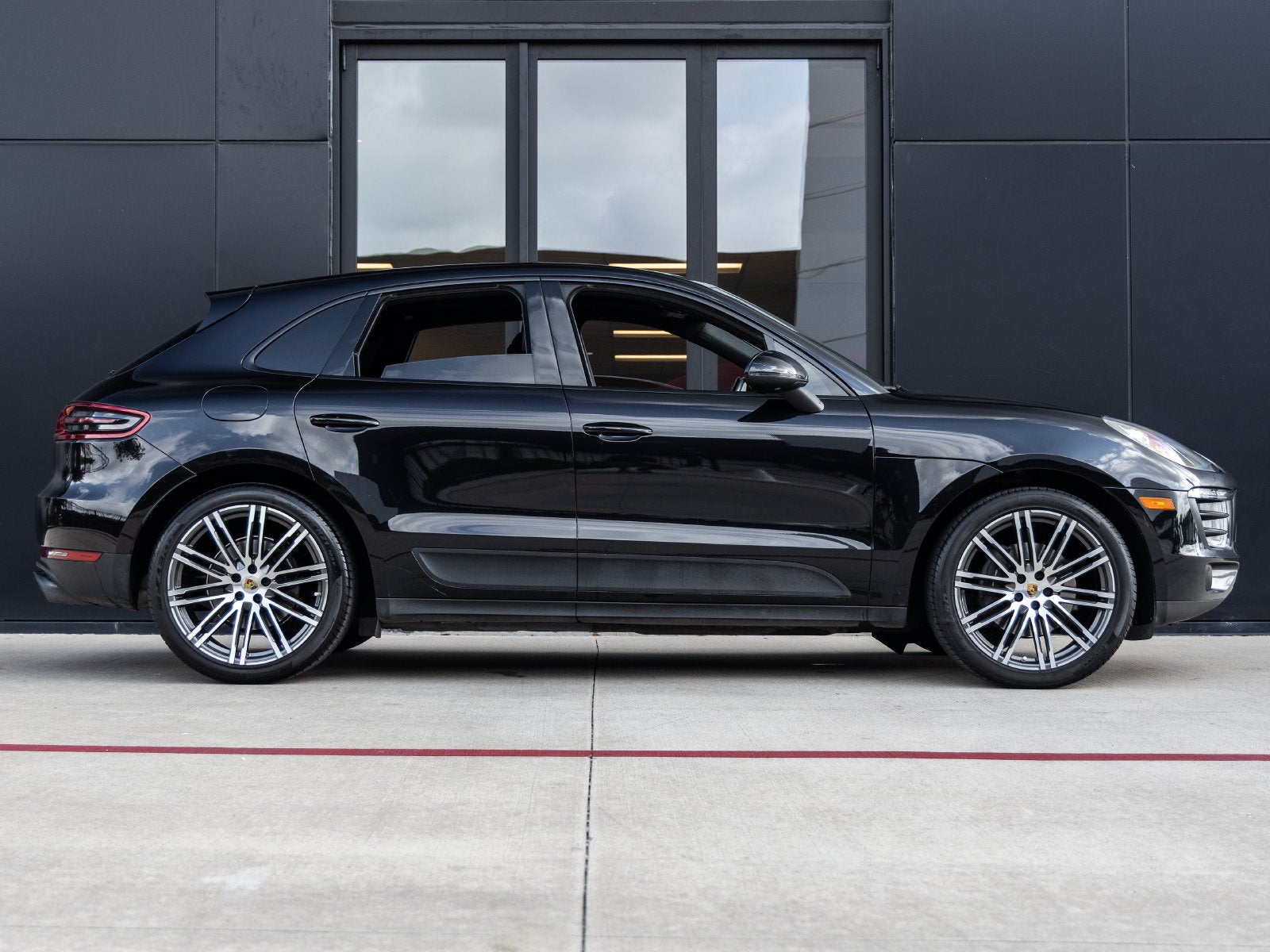 2018 Porsche Macan Macan Sport Edition