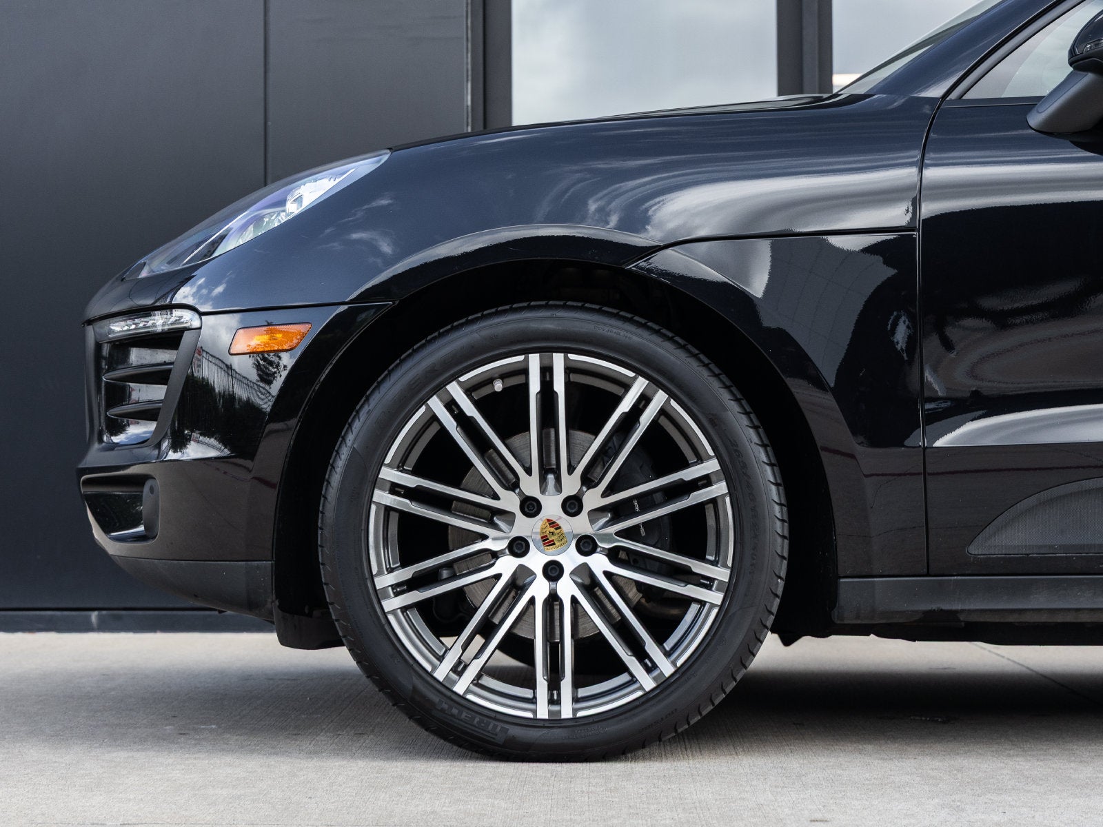 2018 Porsche Macan Macan Sport Edition