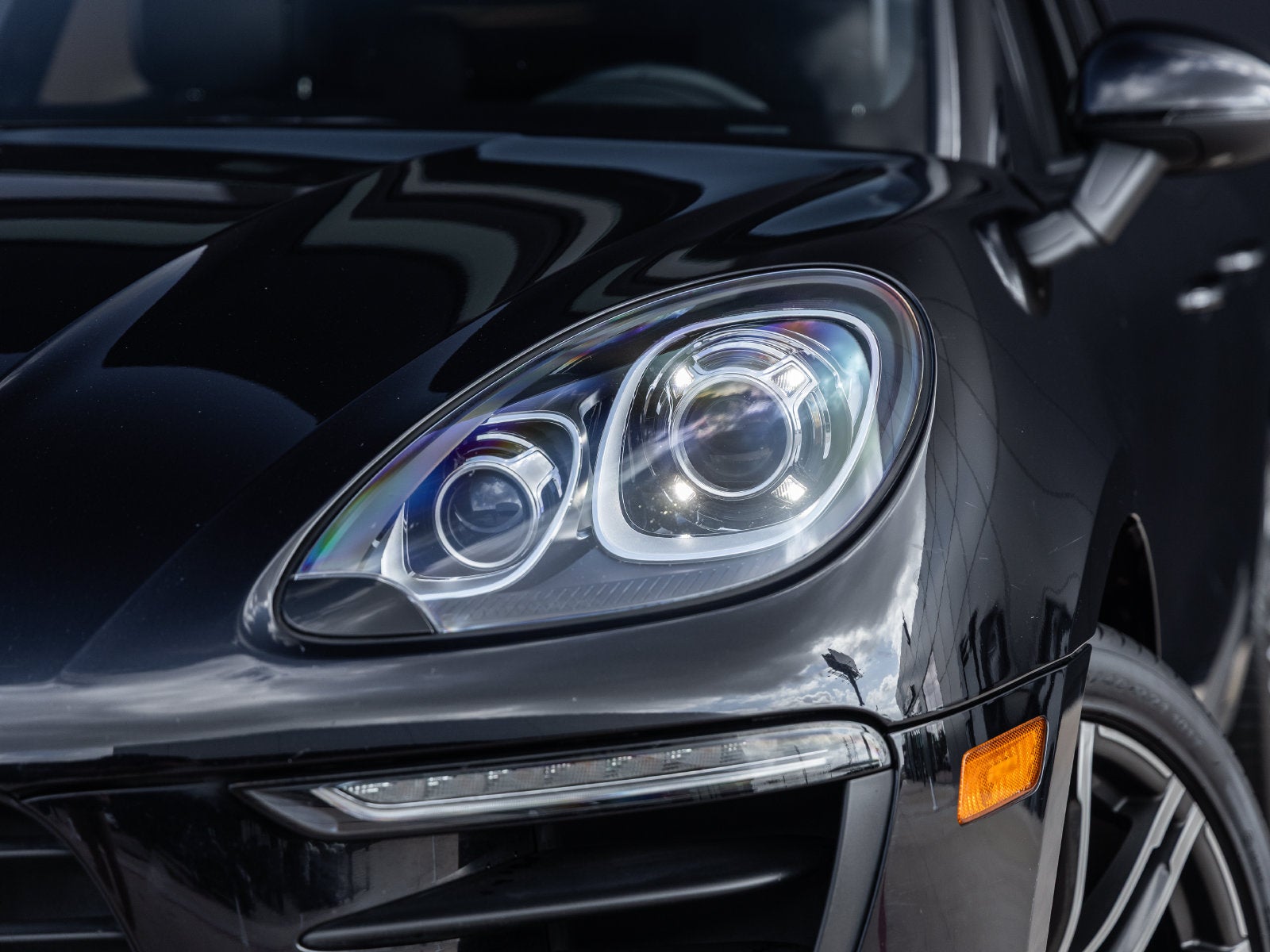 2018 Porsche Macan Macan Sport Edition