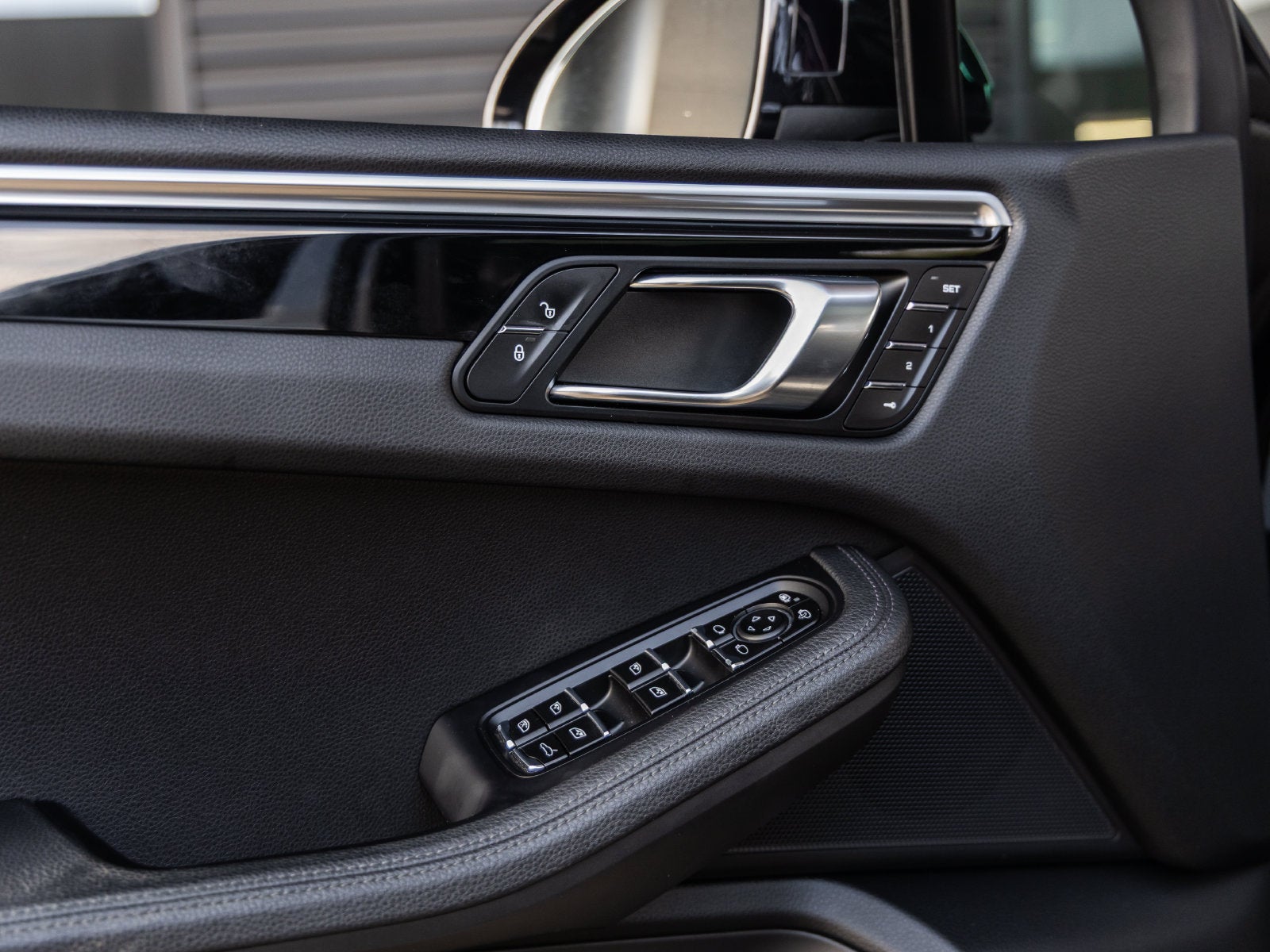 2018 Porsche Macan Macan Sport Edition