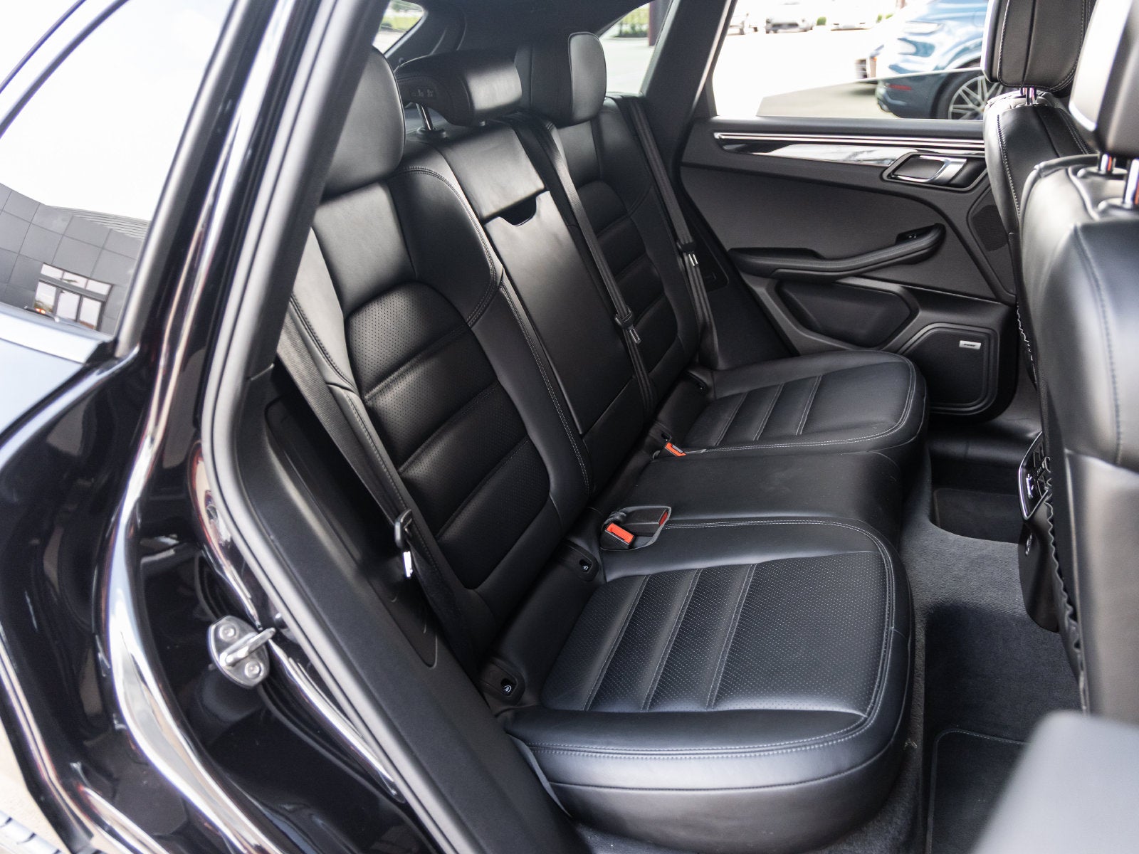 2018 Porsche Macan Macan Sport Edition