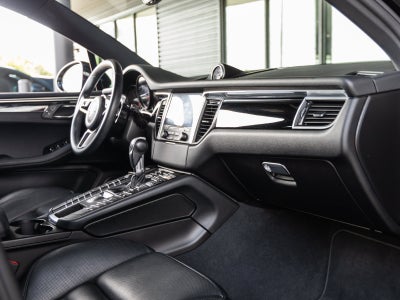 2018 Porsche Macan Macan Sport Edition