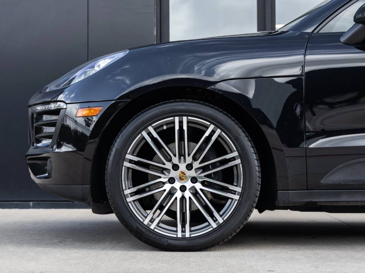 2018 Porsche Macan Macan Sport Edition