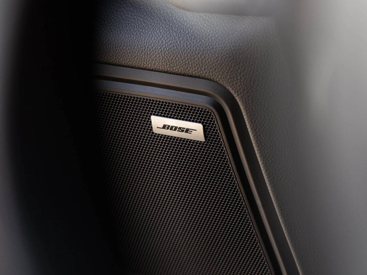 2018 Porsche Macan Macan Sport Edition