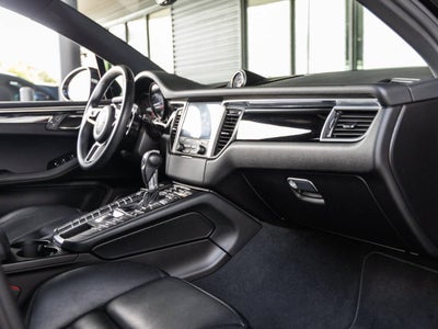 2018 Porsche Macan Macan Sport Edition