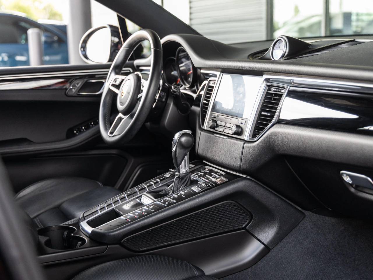 2018 Porsche Macan Macan Sport Edition