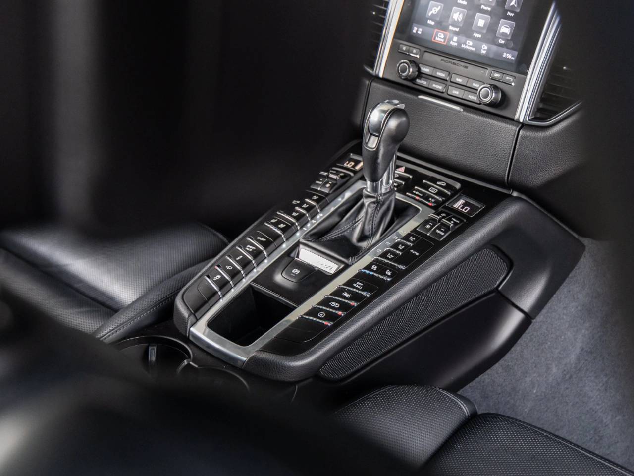 2018 Porsche Macan Macan Sport Edition