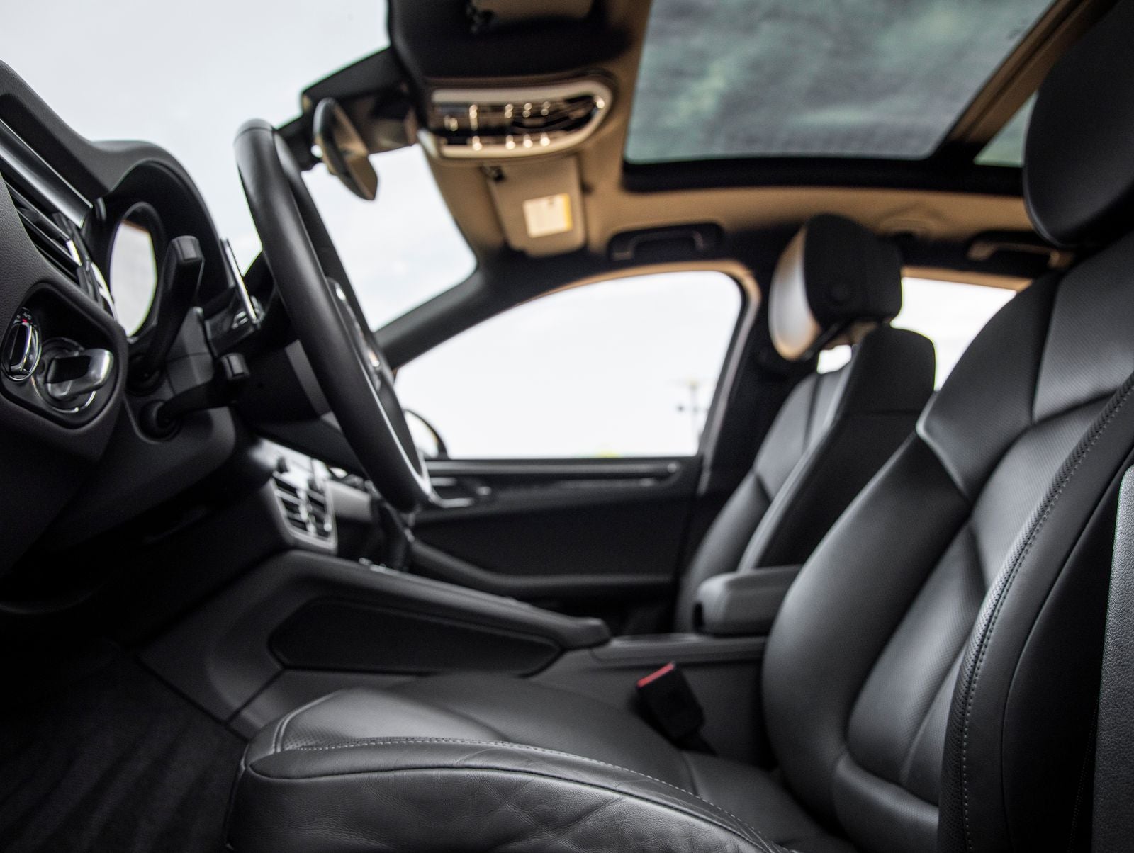 2022 Porsche Macan AWD