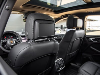 2022 Porsche Macan AWD