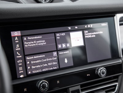 2022 Porsche Macan AWD