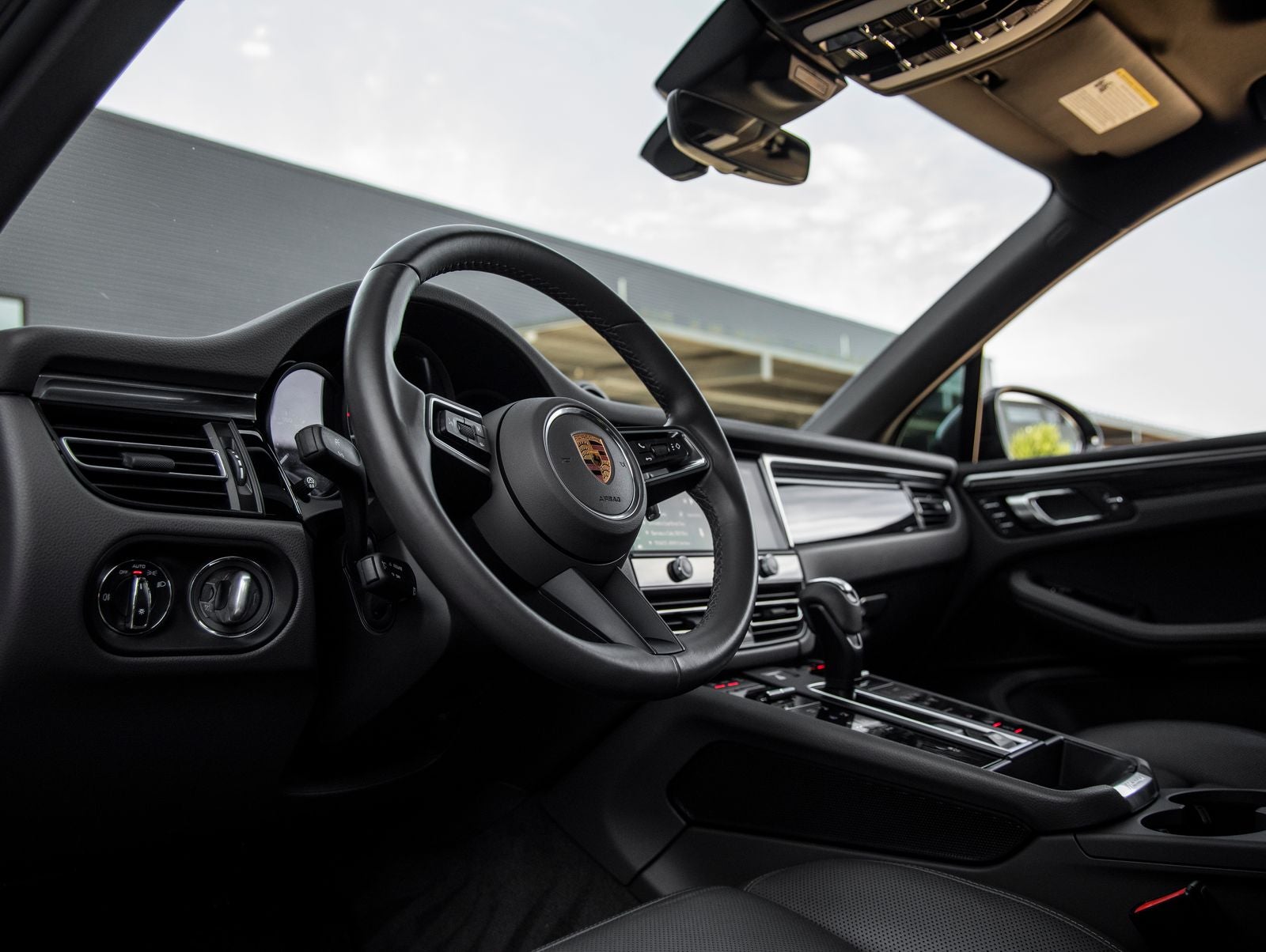 2022 Porsche Macan AWD