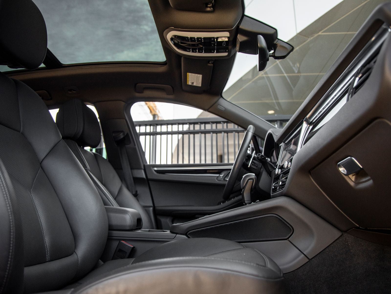 2022 Porsche Macan AWD