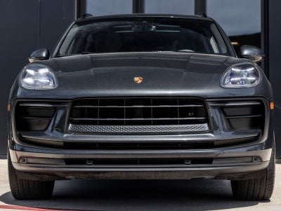 2022 Porsche Macan AWD