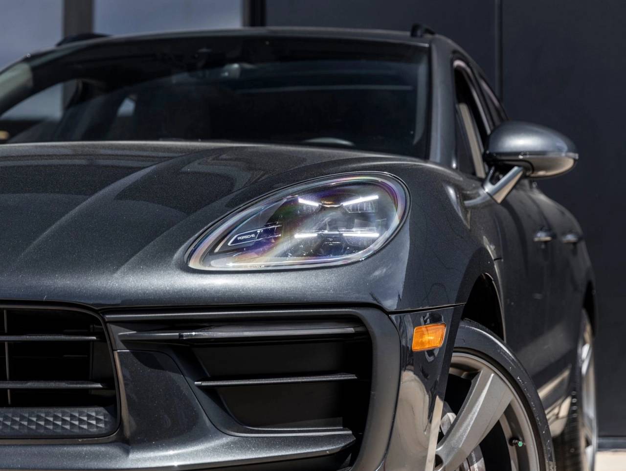 2022 Porsche Macan AWD