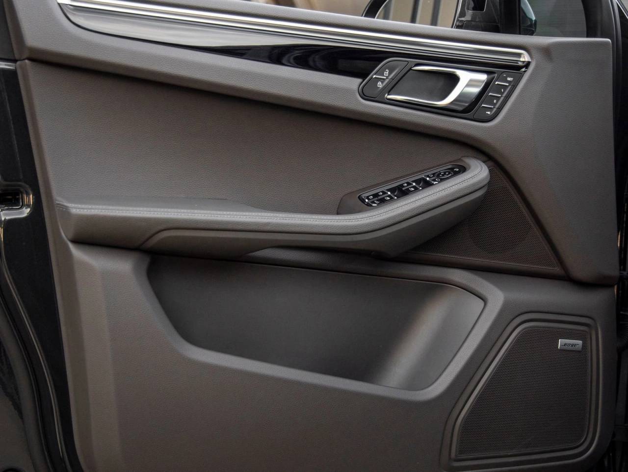 2022 Porsche Macan AWD