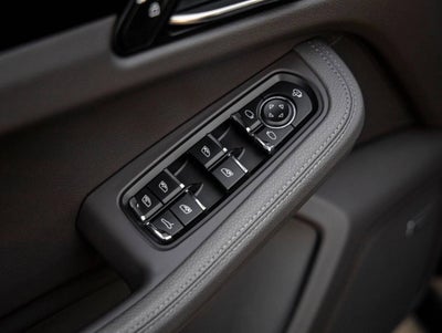 2022 Porsche Macan AWD