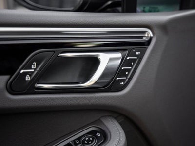 2022 Porsche Macan AWD