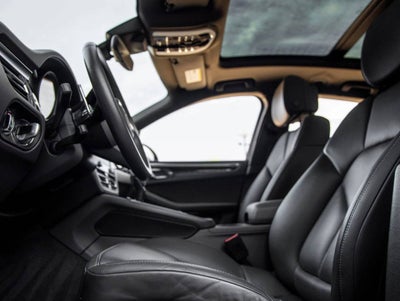 2022 Porsche Macan AWD