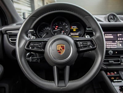 2022 Porsche Macan AWD