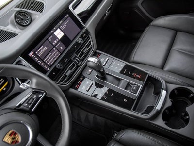 2022 Porsche Macan AWD