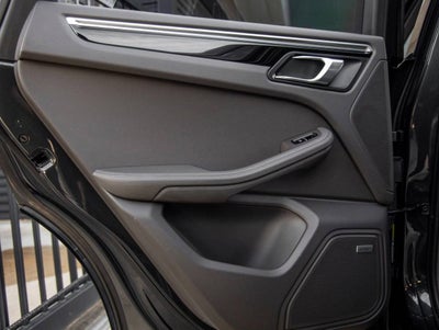 2022 Porsche Macan AWD