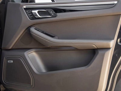 2022 Porsche Macan AWD