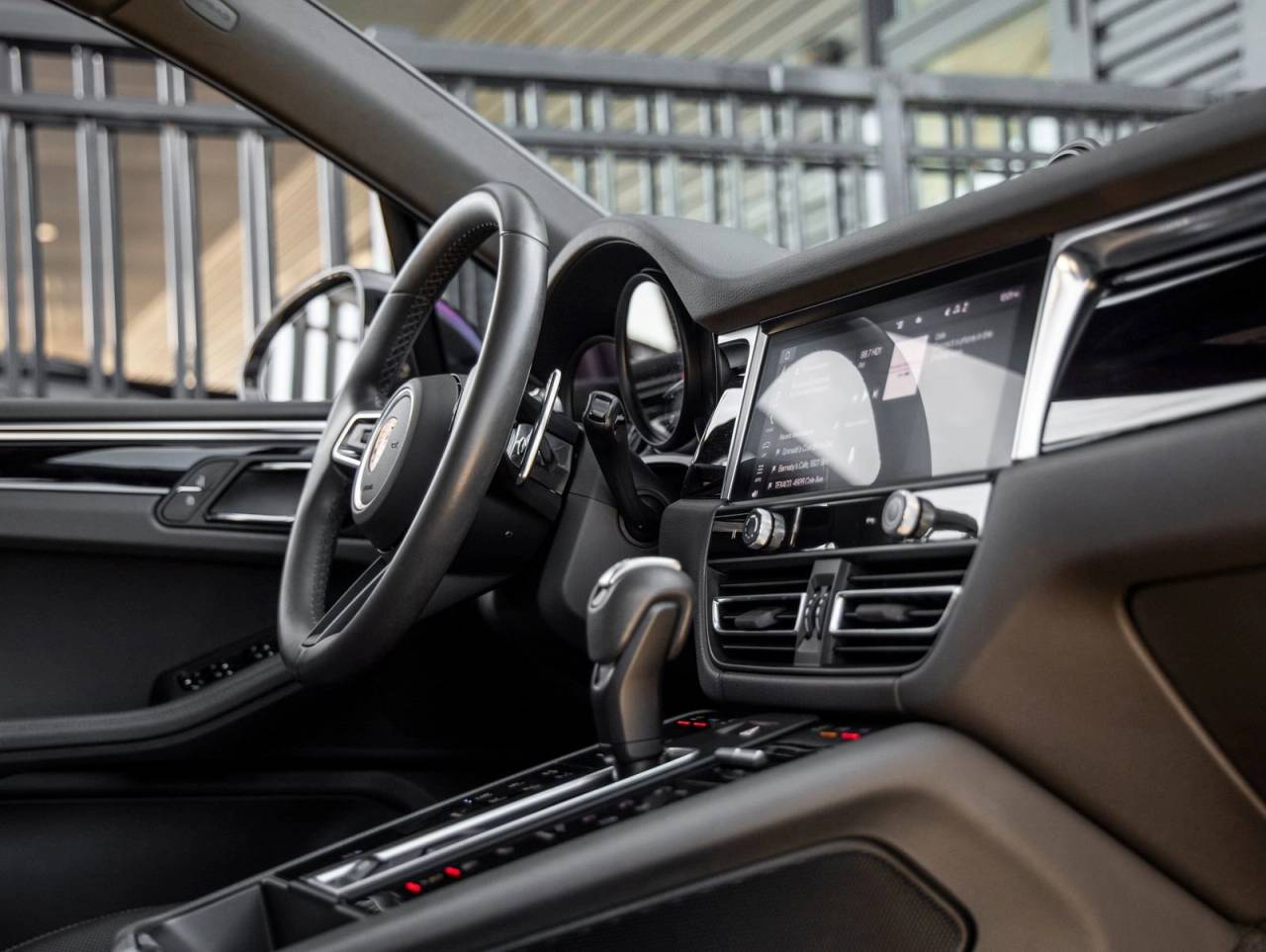 2022 Porsche Macan AWD