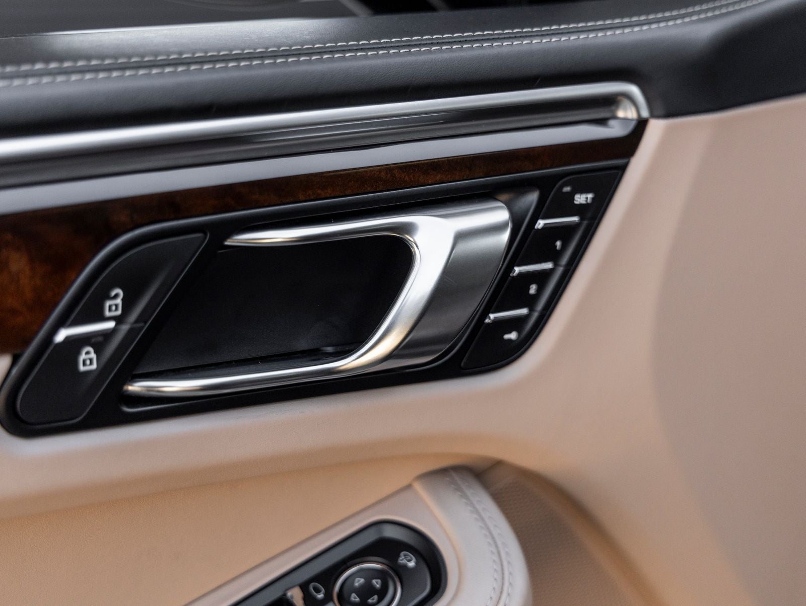 2023 Porsche Macan AWD