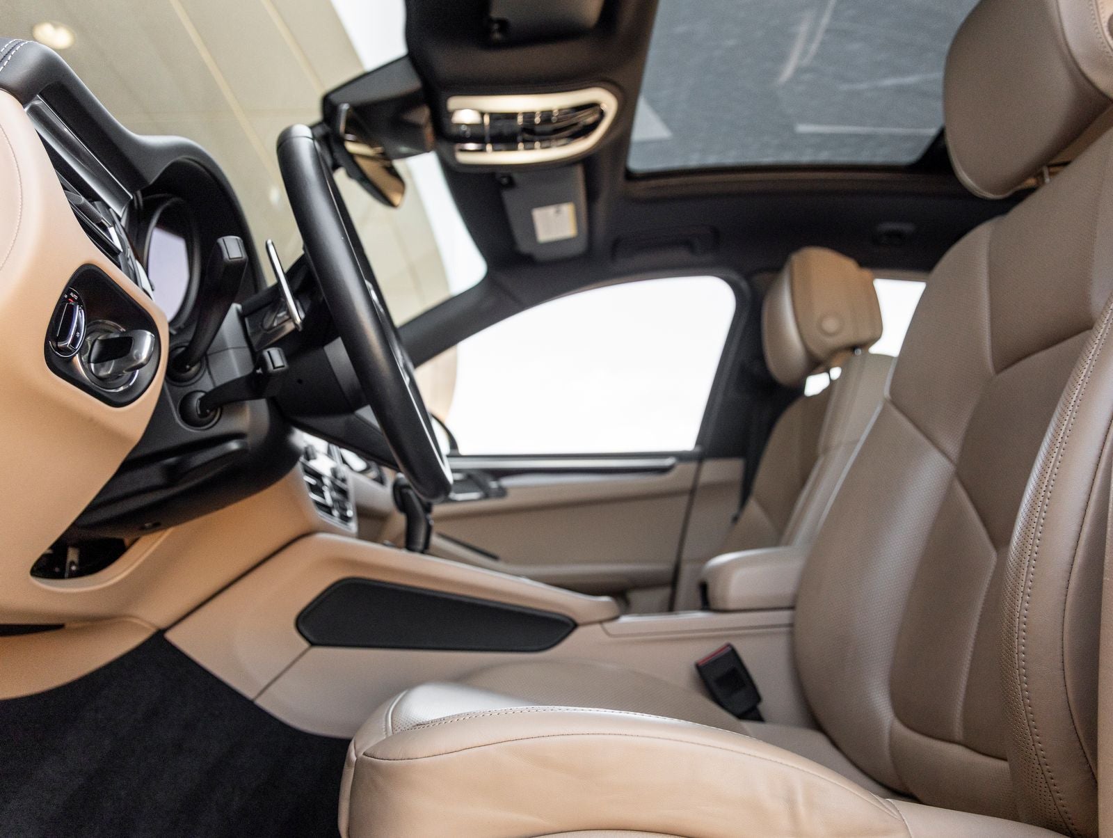 2023 Porsche Macan AWD