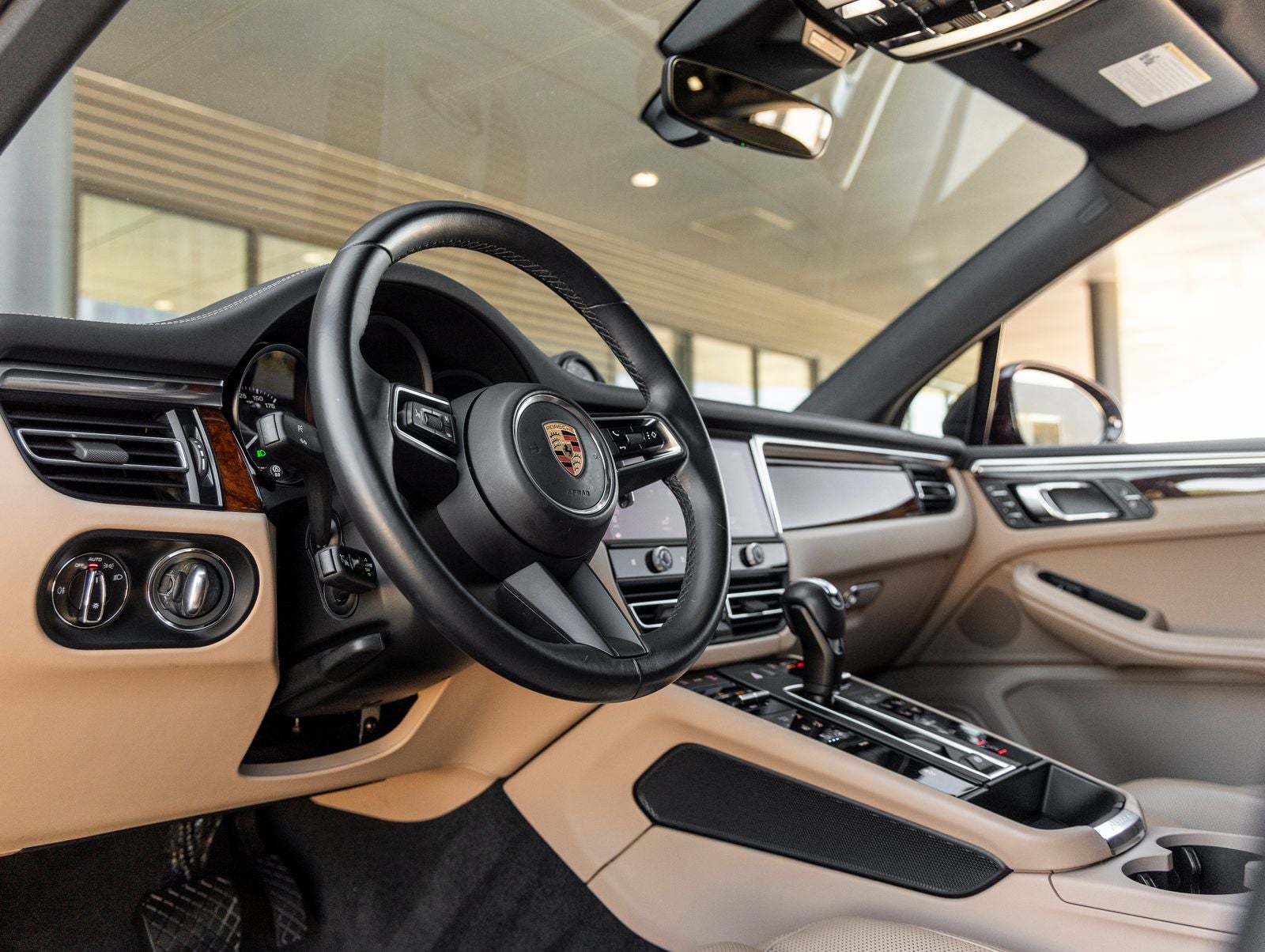 2023 Porsche Macan AWD