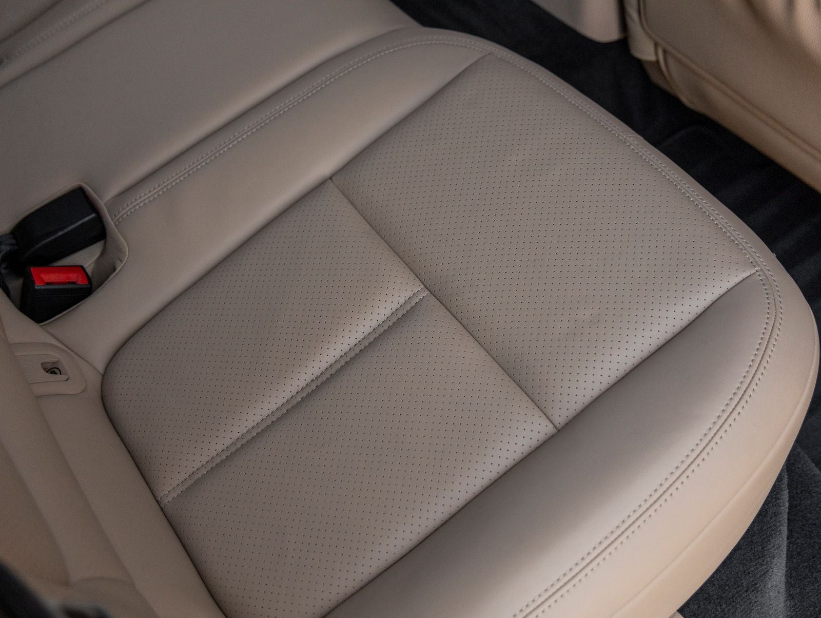 2023 Porsche Macan AWD