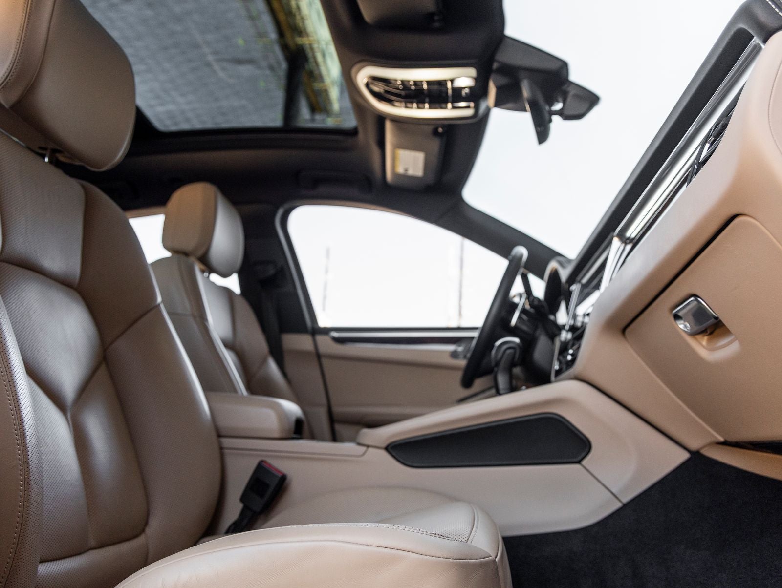 2023 Porsche Macan AWD